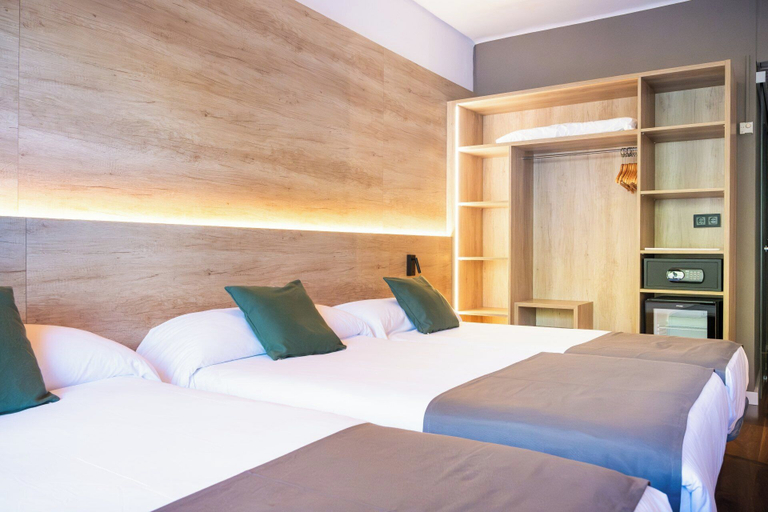 Bedroom 3, Checkin Flamingo, Girona