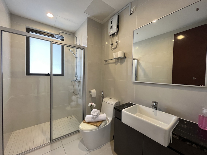 Bathroom 3, Country Garden, Laniuer Suite by Antlerzone, Johor Bahru