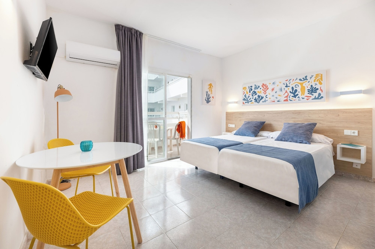 Bedroom 3, Vibra Lux Mar Aparthotel, Baleares