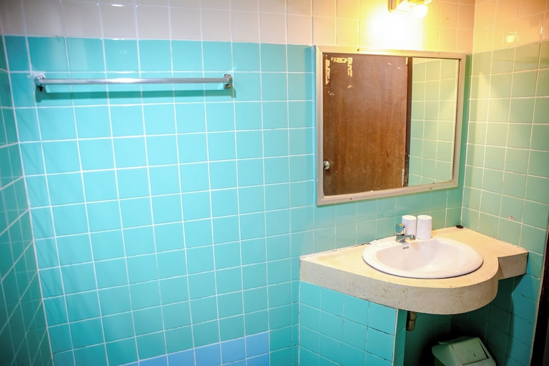 Bathroom 4, Lukmuang 2 Hotel, Muang Phangnga