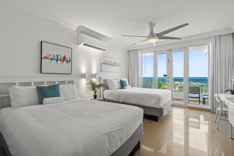 Room 2, Cozy Oceanfront Getaway Balcony Sea View