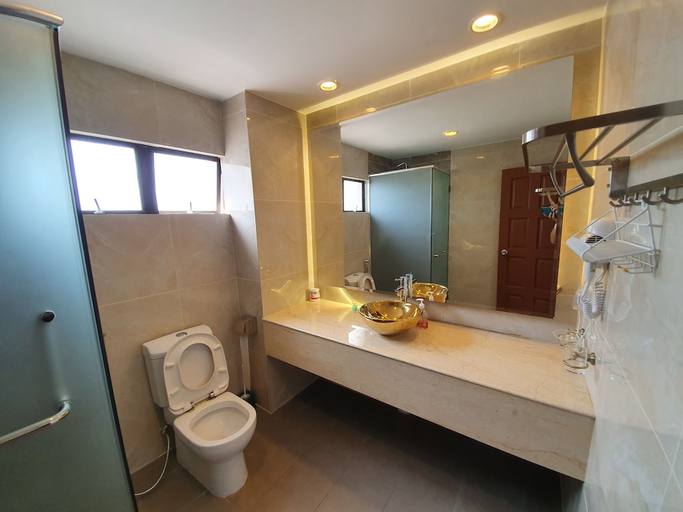 Bathroom 3, Most Luxurious Penthouse, Kota Kinabalu