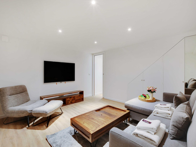 5, Spacious apartment with 2 rooms, Paris