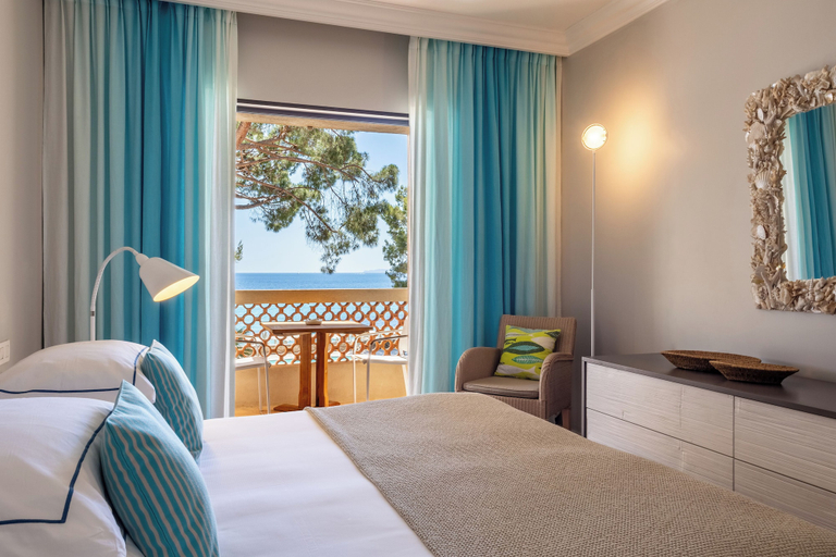 Room 5, Hôtel La Pinède Plage, Var