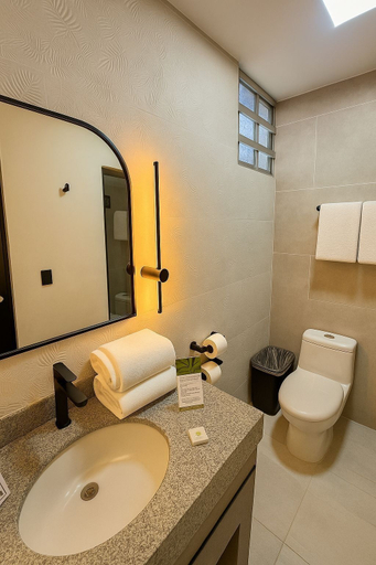 Bathroom, Hotel Hacienda Mazatlán, Mazatlán