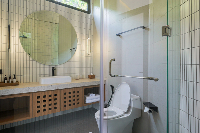 Bathroom 5, Brand New Modern Villa in Key Seminyak Location, Badung