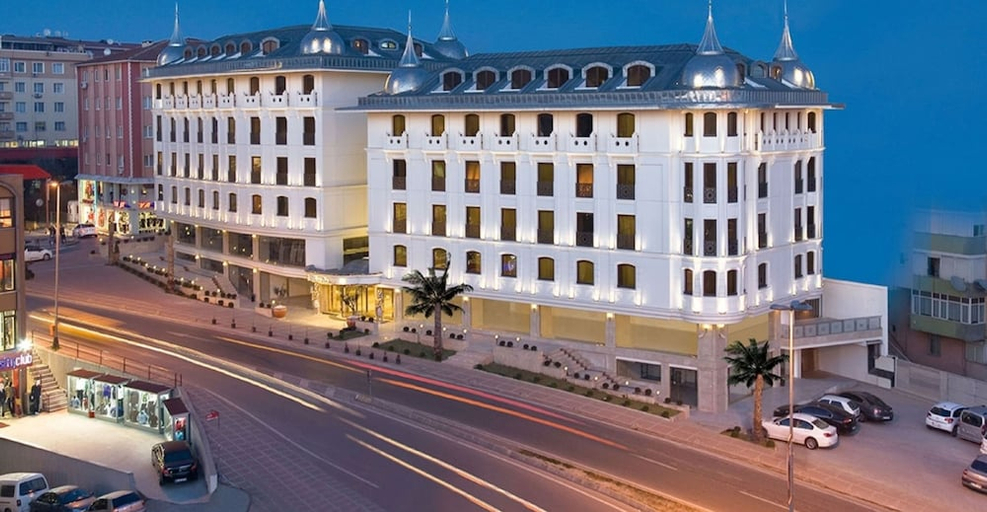 Exterior & Views