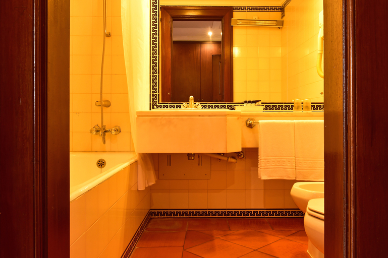Bathroom 2, Pousada Castelo de Palmela Historic Hotel, Palmela