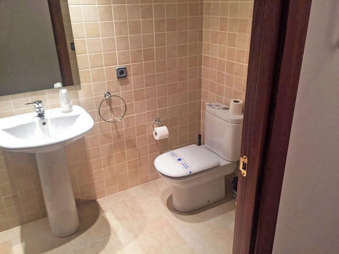 Bathroom 3, Apartamentos Araco 3000, Pyrénées-Orientales