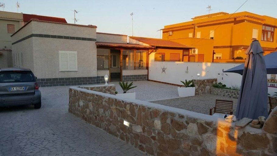 Exterior & Views 2, ALBACHIARA GUEST HOUSE, Roma