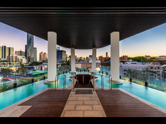 Pool 3, Stylish 1-bed With Pool, Gym & Free Parking, Fortitude Valley
