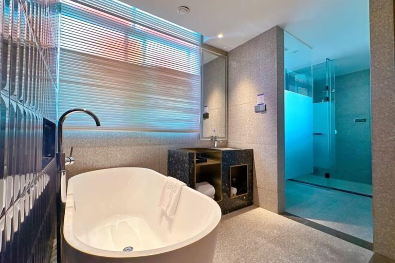 Bathroom 4, Longteng Hotel, Quanzhou