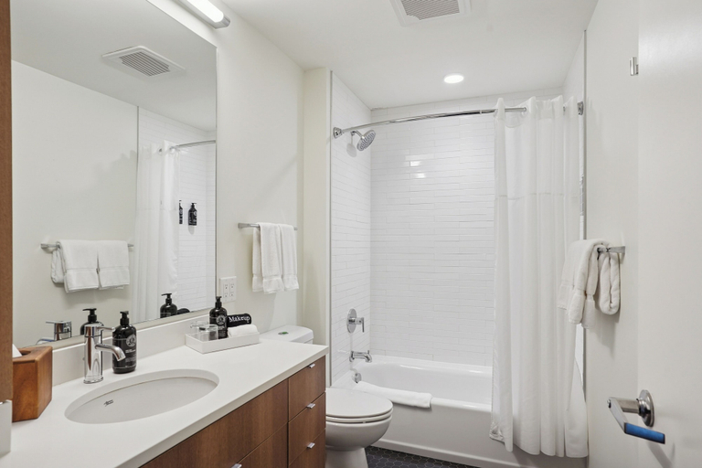 Bathroom 5, Sentral Union Station, Denver