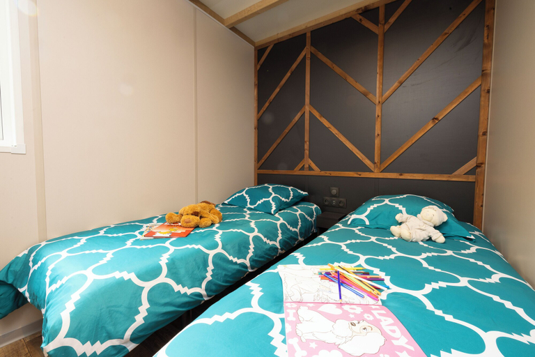Bedroom 3, Camping La Grappe Fleurie, Rhône
