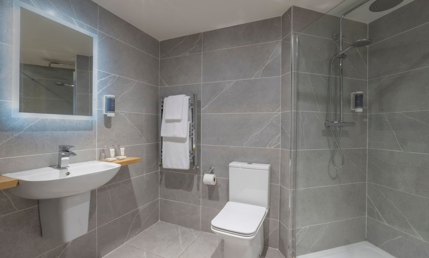 Bathroom 4, Killarney Heights Hotel