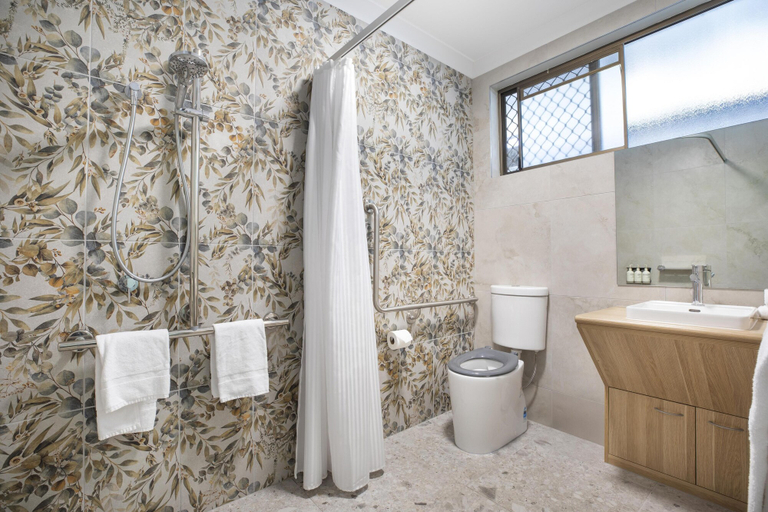 Bathroom 4, Nightcap at Kondari Resort, Hervey Bay - Pt A