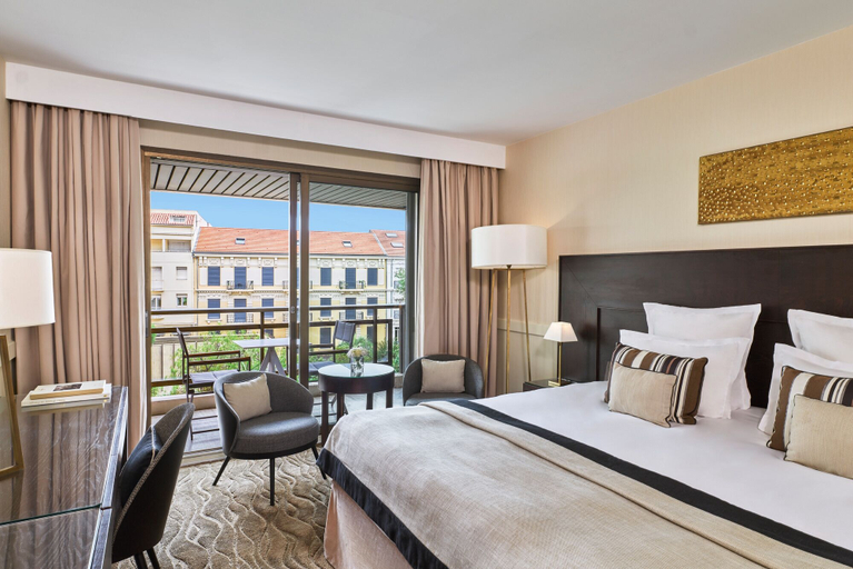 Bedroom 2, Hôtel Barrière Le Gray d'Albion, Alpes-Maritimes