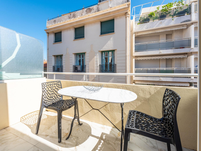 5, Large studio apartment with terrace and sea view, Alpes-Maritimes