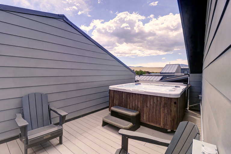Property grounds 3, 58b 2br 3ba 2 Bedroom Townhouse by RedAwning, Summit