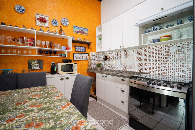 Private kitchen 2, House w/ Ocean View, Pool and Beach Access Ize0016, Florianopolis