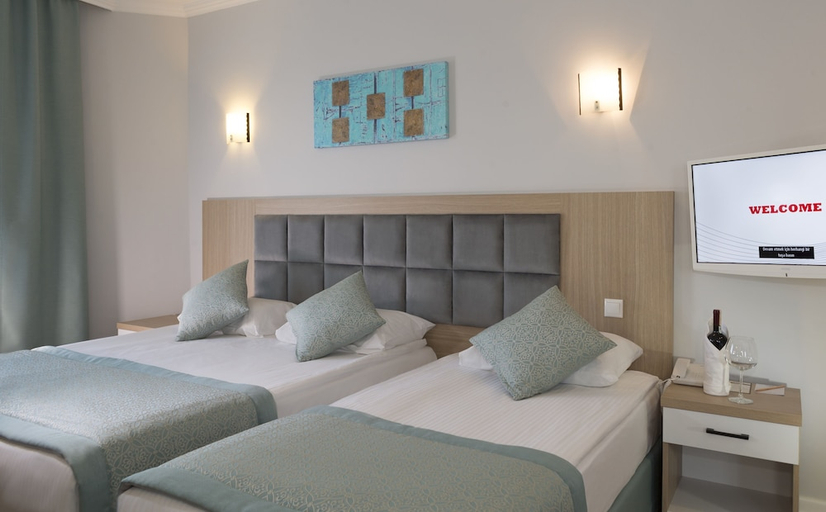 Bedroom 3, Antalya Adonis Hotel, Antalya