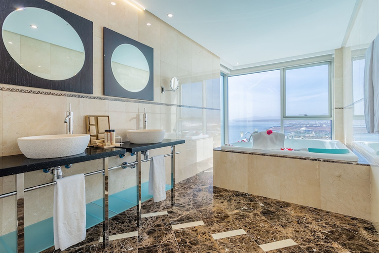 Bathroom 4, Arrecife Gran Hotel And Spa, Las Palmas