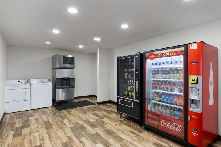 Food & Drinks 5, Baymont by Wyndham Susanville, Lassen