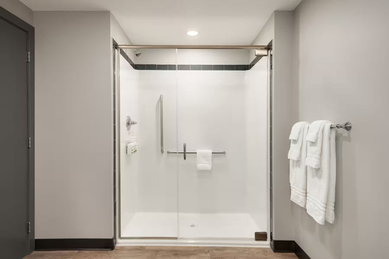 Bathroom 4, Ramada by Wyndham West Edmonton Hotel & Suites, Division No. 11