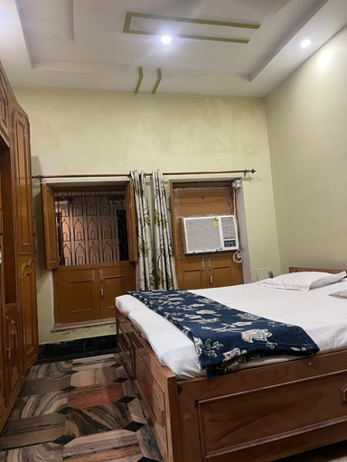 Room 2, Maa Annapurna grand guests house, Varanasi