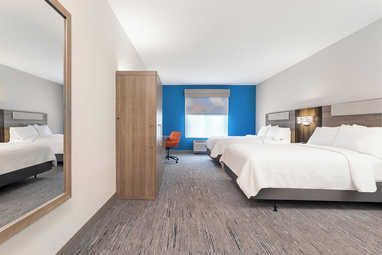Bedroom 3, Holiday Inn Express & Suites COLUMBUS EDINBURGH by IHG, Bartholomew