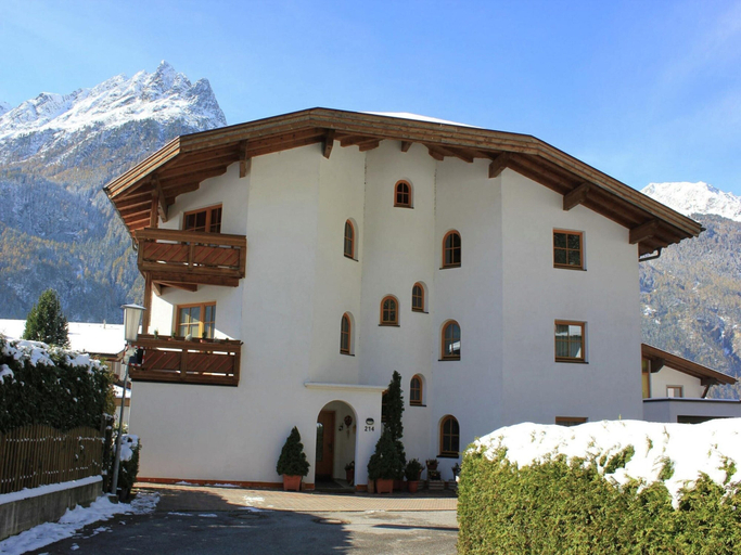 Exterior & Views 1, Apartment in Langenfeld near Ski Slopes, Imst