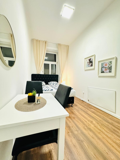 Room 5, Affordable 5BR Apartment Atzgersdorf, Wien