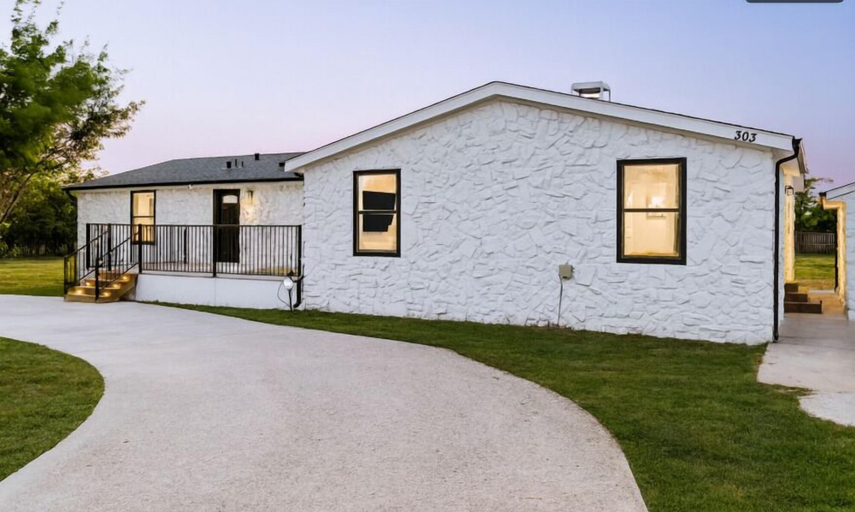 Room 4, Built for Crews 1-story XL Yard Ample Parking, Rockwall