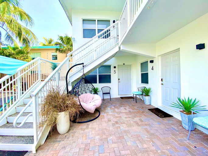 Room 2, Southwinds 5 for 5 Guests -near the Beach, Broward