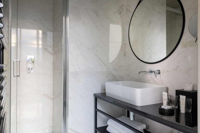 Bathroom 5, La Maison Bord'eaux, Gironde