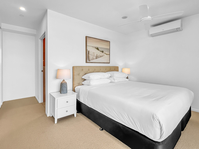 Room 5, 3-bed: Riverfront Alfresco Dining & Rooftop Pool, Eurobodalla