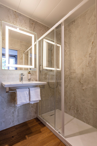 Bathroom 4, Hotel Montcalm, Paris