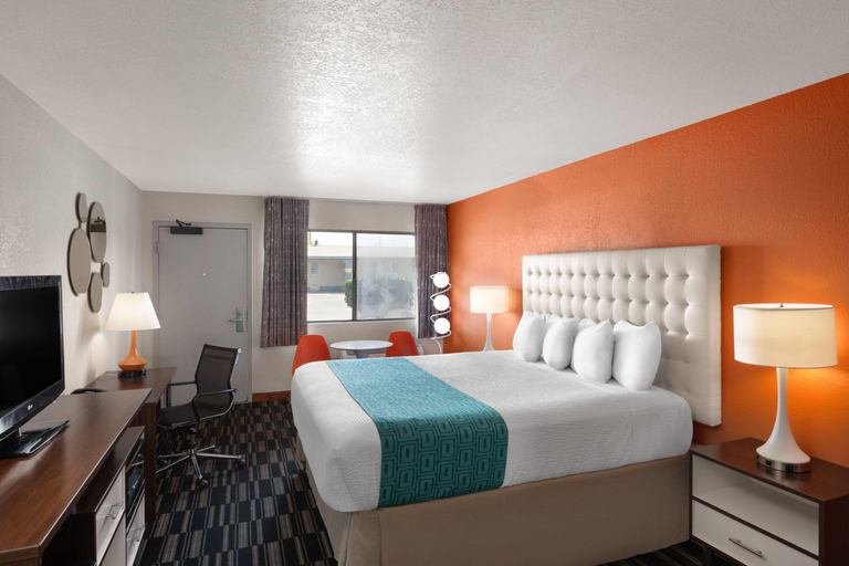 Bedroom 3, Howard Johnson by Wyndham Modesto Ceres, Stanislaus