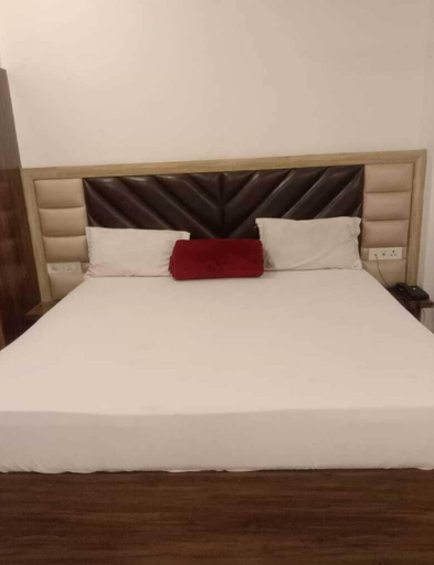 Room 3, Hotel The Royal Crown, Rae Bareli