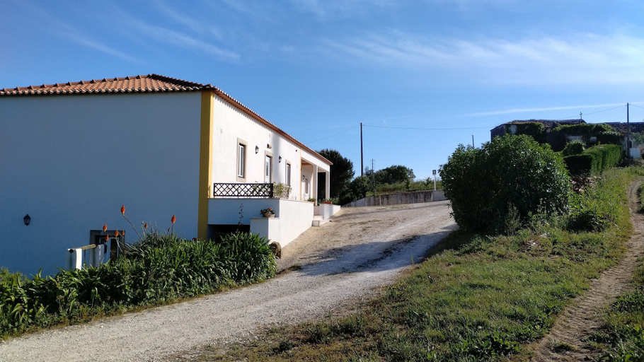 Front of property 4, Quinta do Oratório Agroturismo, Óbidos