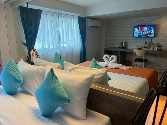 bedroom 9