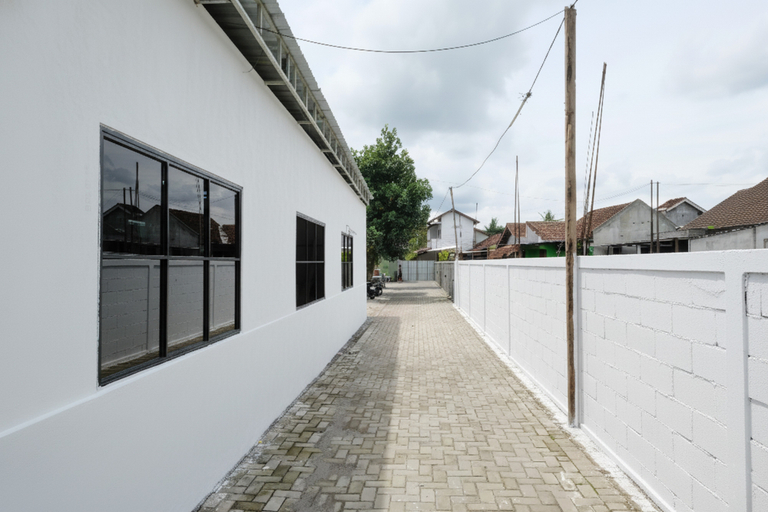 Others 2, Kinara Homestay RedPartner near Sleman City Hall, Sleman