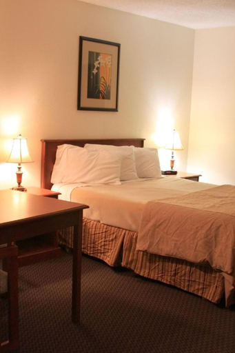 Bedroom 2, America Travel Inn, Whitman