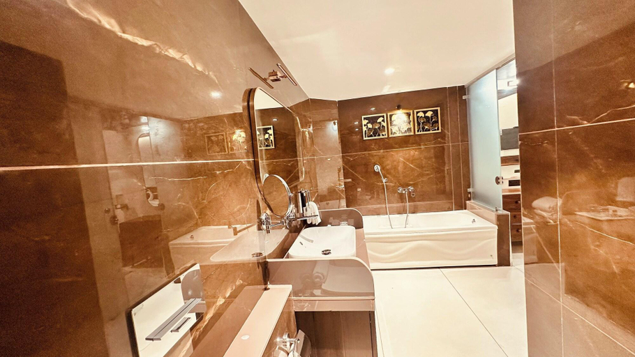 Bathroom 4, Pride Elite Daman, Daman