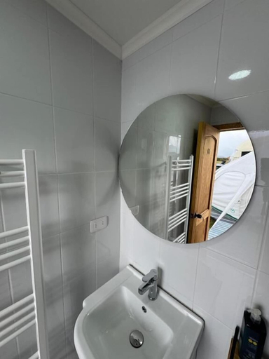Bathroom 3, Riverside Camp, Última Esperanza