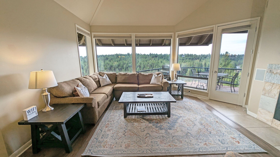Living area 4, Mt Bachelor Village 424 A Sr 2 Bedroom Condo, Deschutes
