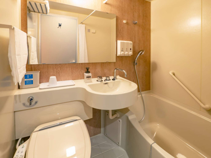 Bathroom 3, Toyoko Inn Kochi, Kōchi