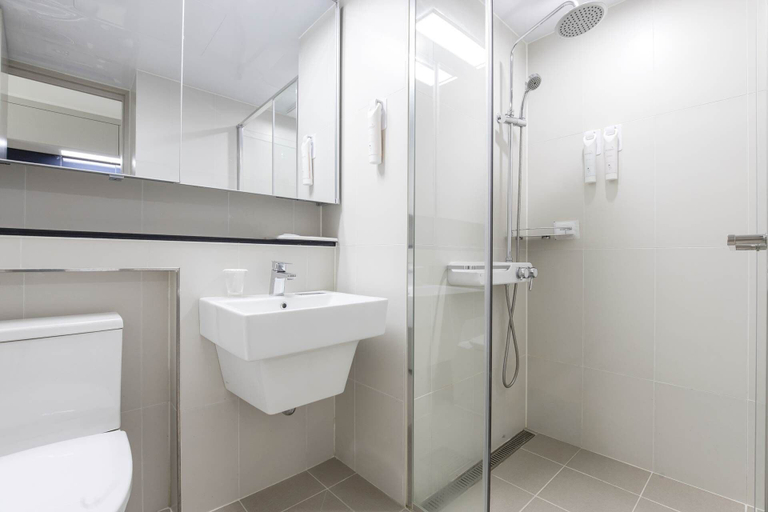Bathroom 5, Parkview Terrace Hotel, Paju