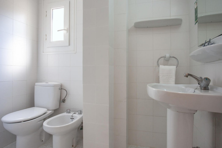 Bathroom 3, Hostal Residencia Sutimar, Baleares