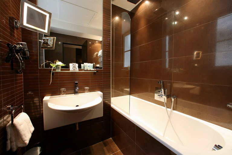 Bathroom 4, L'Adresse, Paris